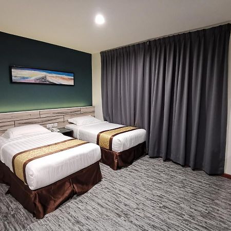 קואנטאן Meriton Inn מראה חיצוני תמונה