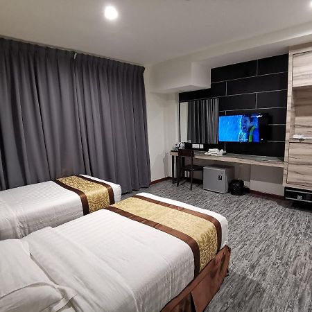קואנטאן Meriton Inn מראה חיצוני תמונה