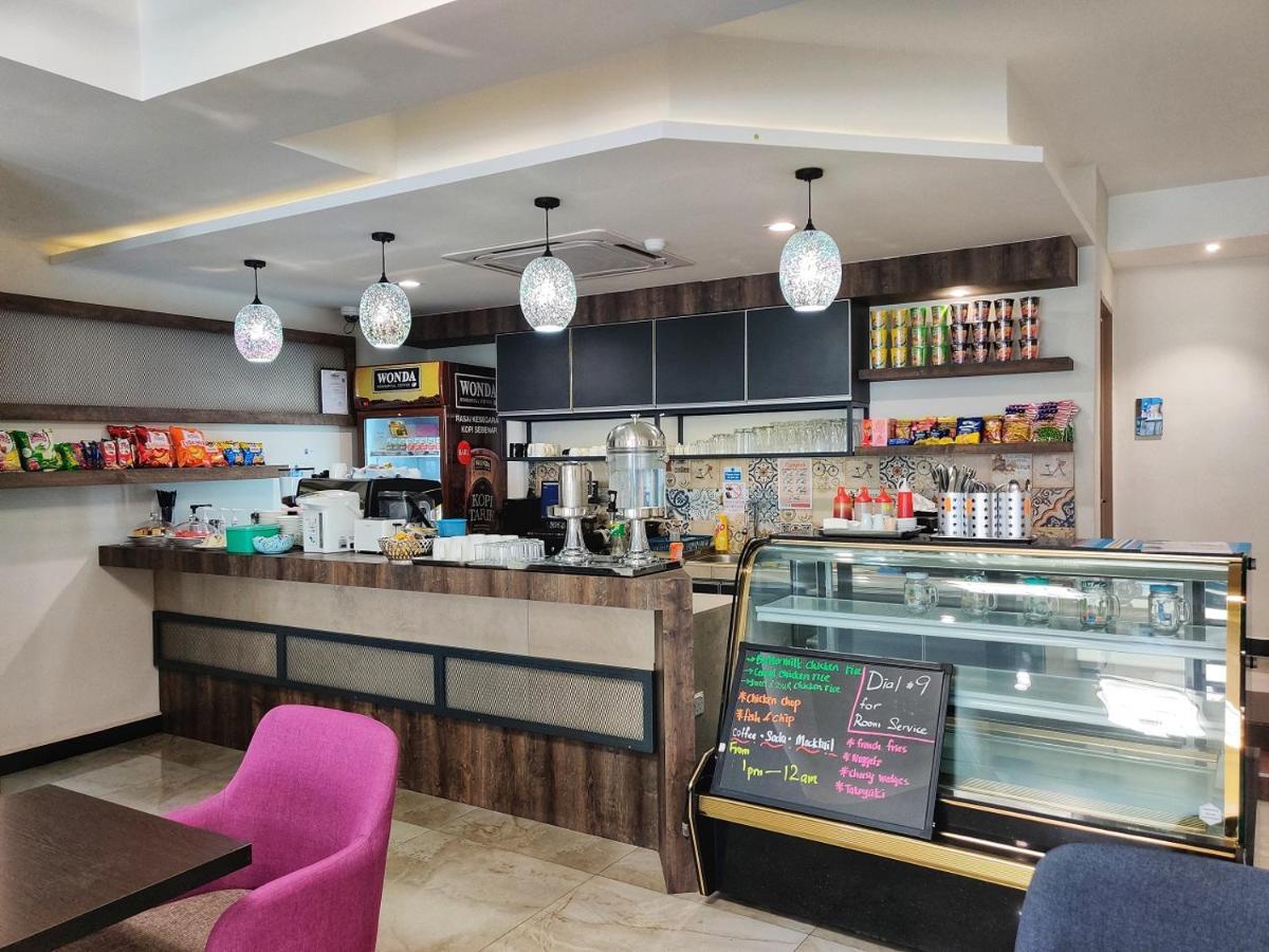 קואנטאן Meriton Inn מראה חיצוני תמונה