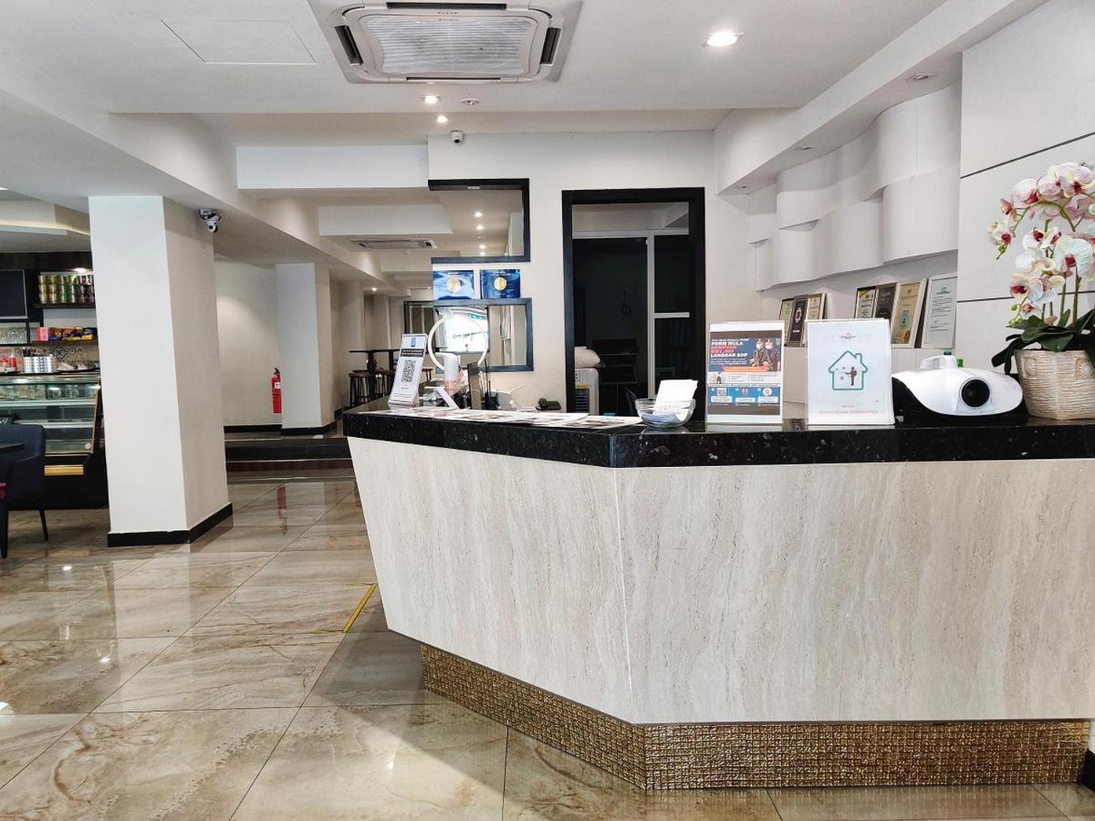 קואנטאן Meriton Inn מראה חיצוני תמונה