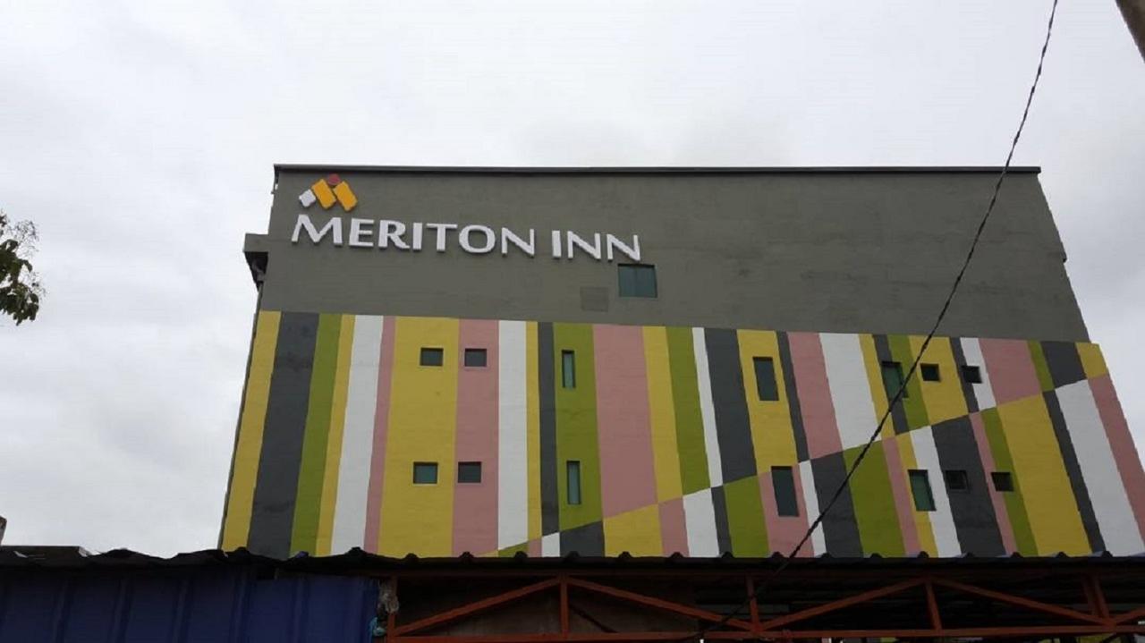 קואנטאן Meriton Inn מראה חיצוני תמונה