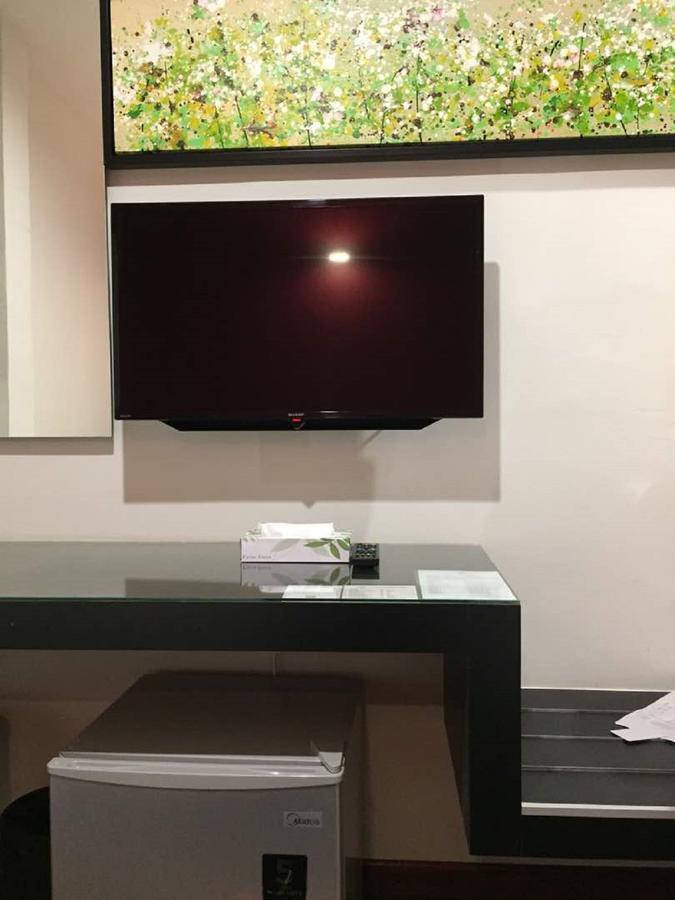 קואנטאן Meriton Inn מראה חיצוני תמונה