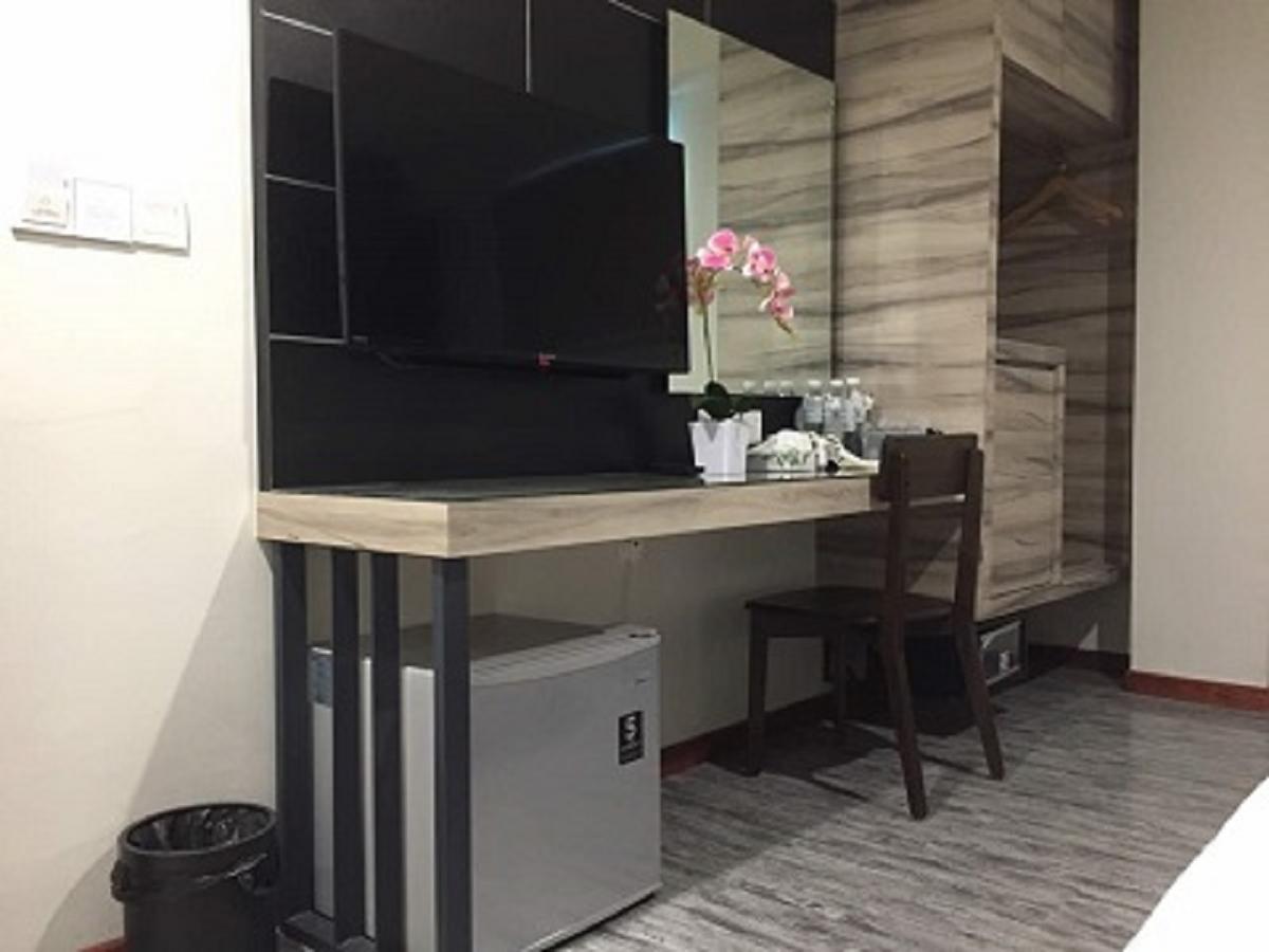 קואנטאן Meriton Inn מראה חיצוני תמונה