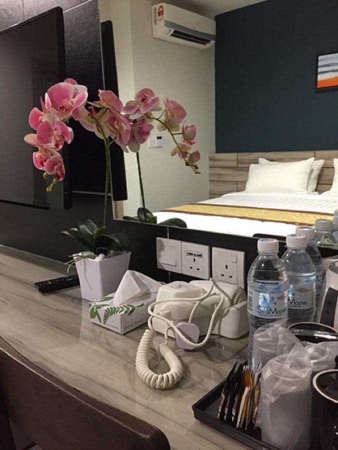 קואנטאן Meriton Inn מראה חיצוני תמונה