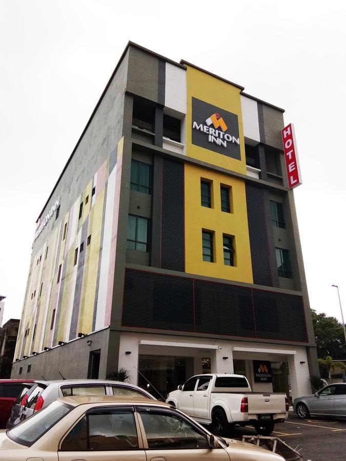 קואנטאן Meriton Inn מראה חיצוני תמונה