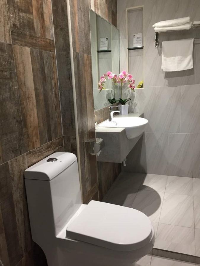 קואנטאן Meriton Inn מראה חיצוני תמונה