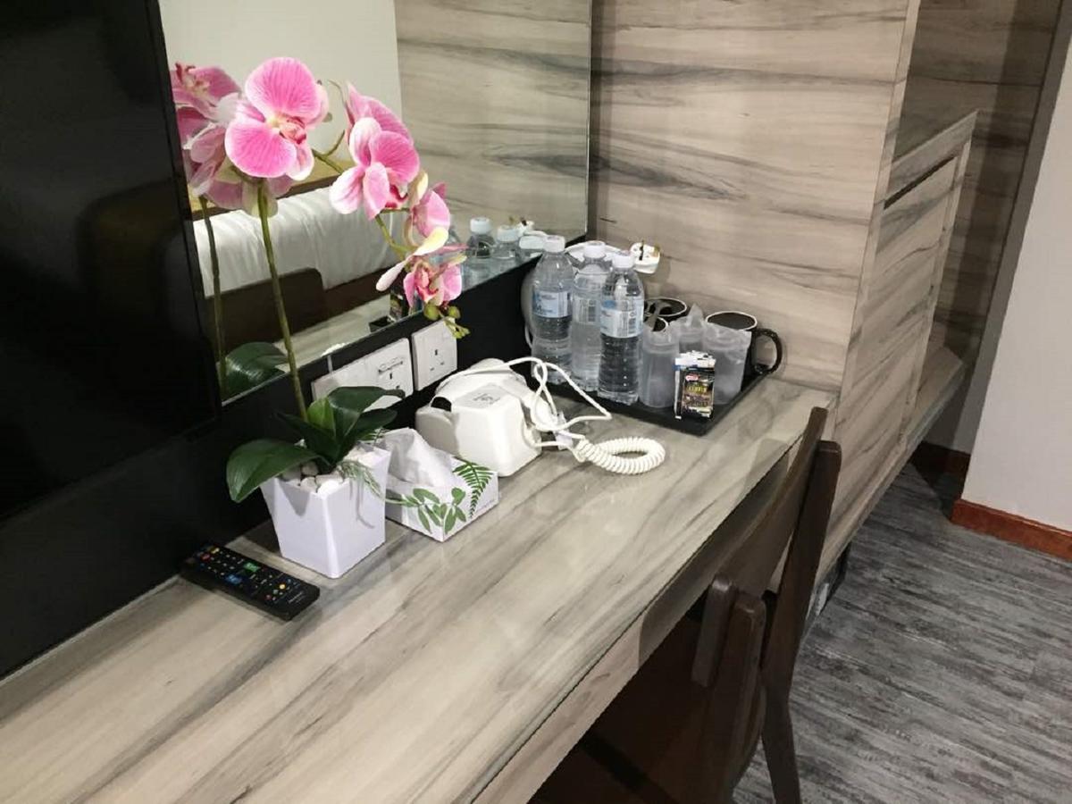 קואנטאן Meriton Inn מראה חיצוני תמונה